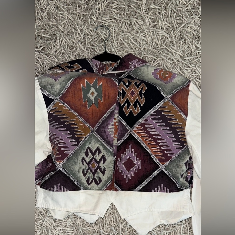 Circle t button down - Picture 2 of 3